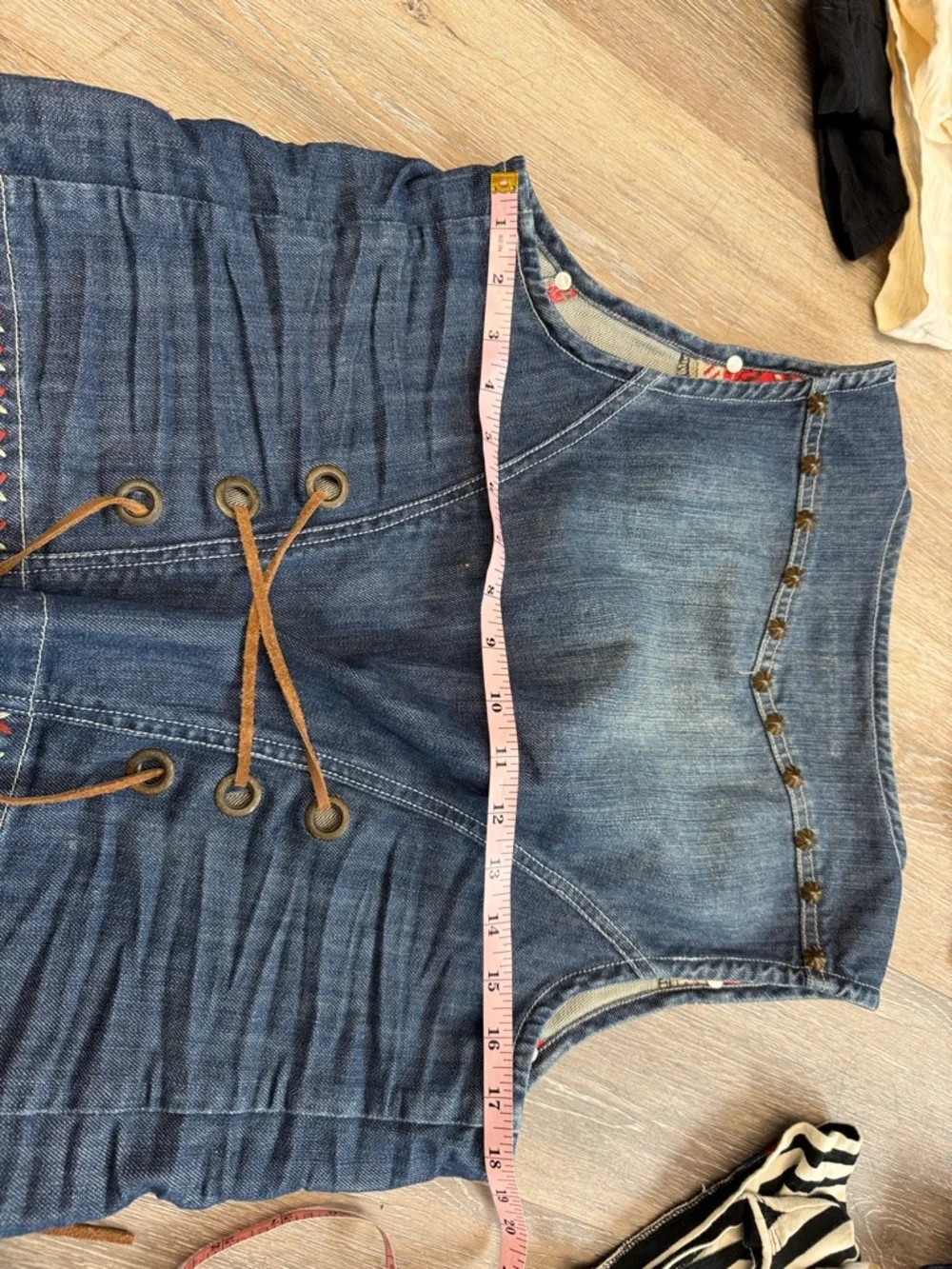 Double Ranch Embroidered Denim Vest with Red Bandana Accents Women's size small - Picture 9 of 10